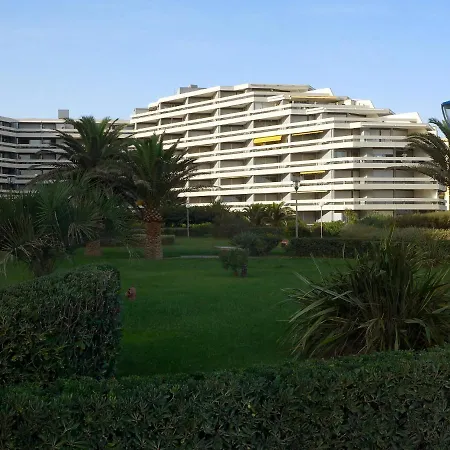 Apartment Grand Sud-2 By Interhome